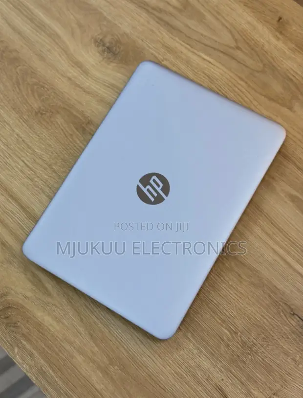 HP EliteBook 820 G3 Laptop - Intel Core i5, 8GB RAM, 256GB SSD - 1