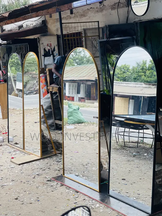 Mirrors za Woo Furnishes - Nyumbani, Hoteli, Airbnbs - 1