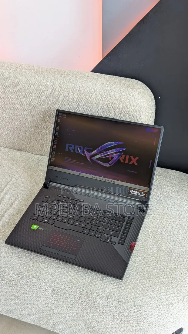Laptop Asus ROG Strix SCAR 15 - Intel Core i7, 16GB RAM, RTX 2070 - 1