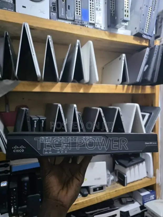 Cisco Router C891F - 1