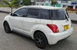 Toyota IST 2004 Nyeupe - 2