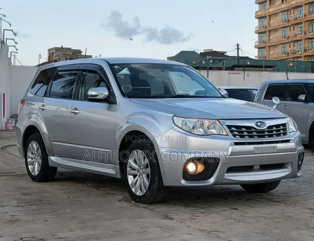 Subaru Forester 2.5X Limited 2010 Silver - 1