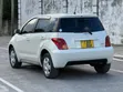 Toyota IST 2003 Nyeupe - 2