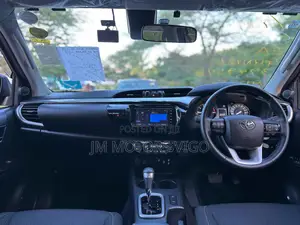 Toyota Hilux 2023 Double Cabin