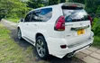 Toyota Land Cruiser Prado 2007 White - 4