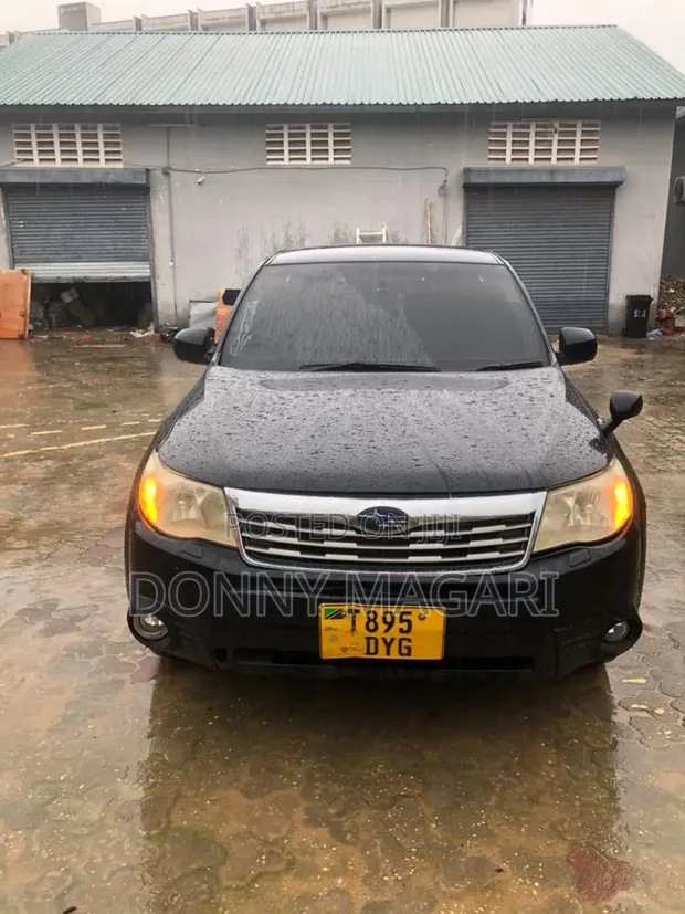 Subaru Forester 2009 Nyeusi - 1