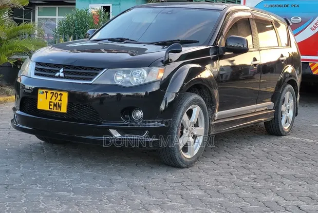 Mitsubishi Outlander 2006 Black - 1