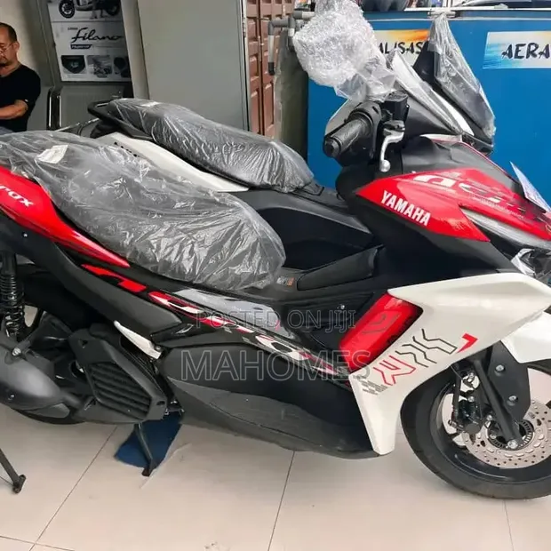 New Yamaha Aerox 160cc Scooter 2025 - 1
