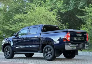 Toyota Hilux 2023 Double Cabin