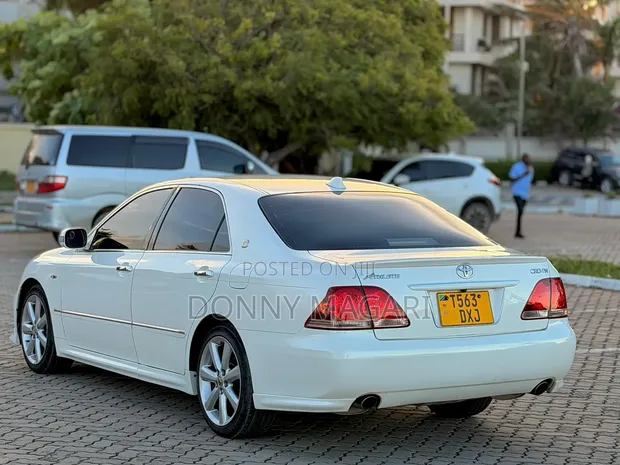 Toyota Crown Athlete 2007 White - 1