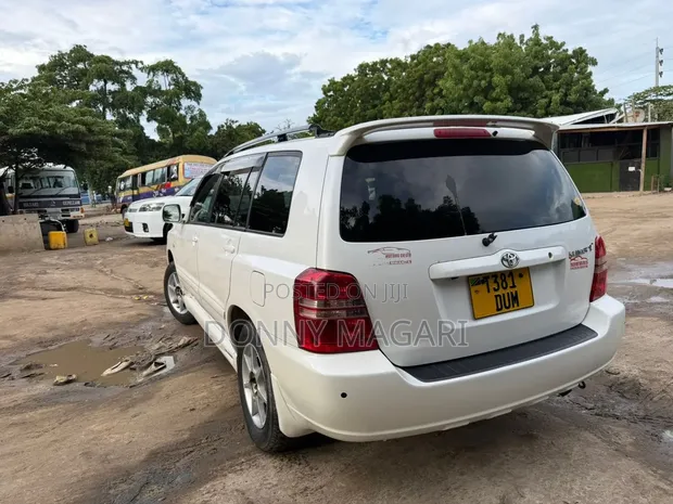 Toyota Kluger 2006 Nyeupe - 1