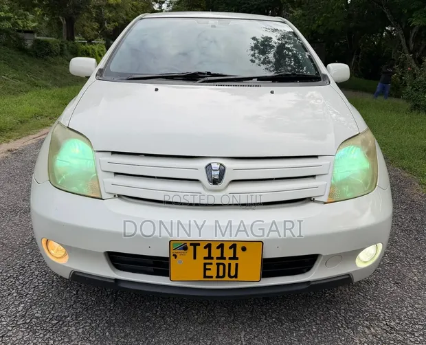 Toyota IST 2004 - 1