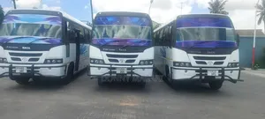 Tata Starbus Ultra Skool 2005 - Nyeupe