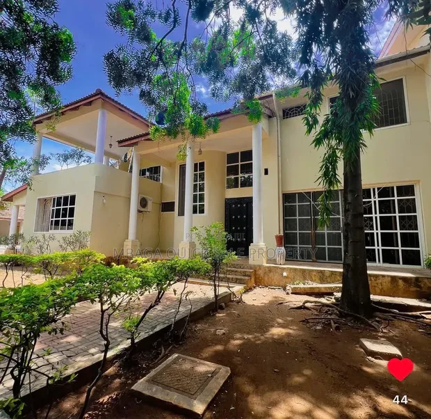 5 Bedroom House for Sale in Masaki - 1