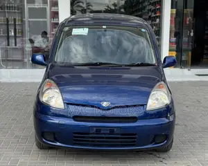 Toyota Fun Cargo 2004 Bluu