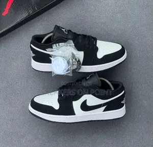 Nike Air Jordan 1 Low SE "Diamond Shorts"