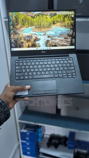Dell Latitude 7370 Laptop: Intel Core i7, 8GB RAM, 256GB SSD