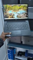 Dell Latitude 7370 Laptop: Intel Core i7, 8GB RAM, 256GB SSD - 1