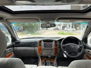Toyota Land Cruiser 100 VX 4.2 Dizeli 2005 Nyeupe