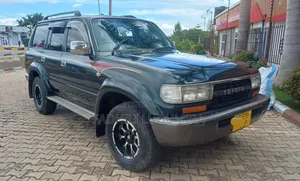 Toyota Land Cruiser 2004 Nyeusi