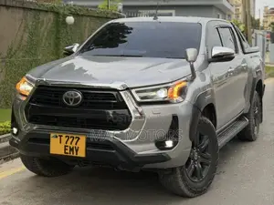 Toyota Hilux Revo Double Cab 2.4 Diesel 2021 Silver