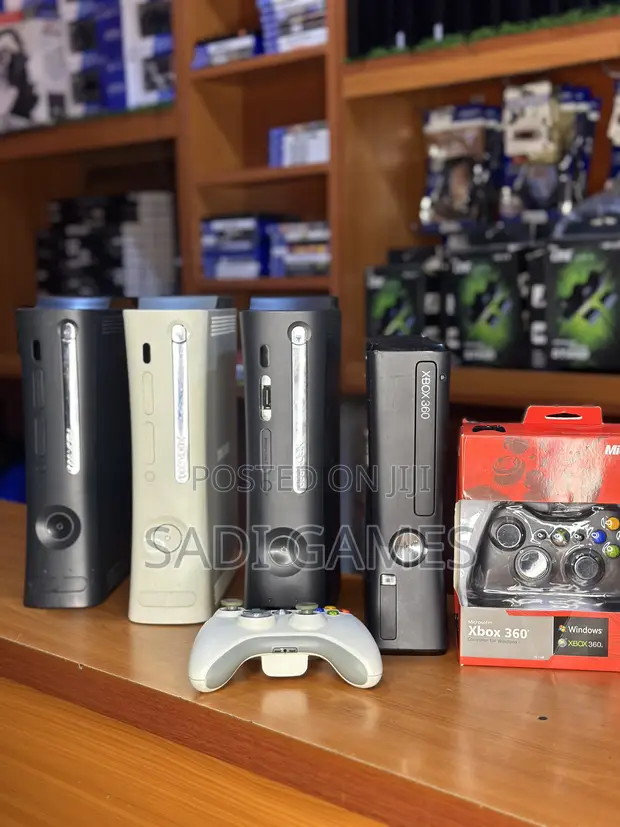 Used Xbox 360 with 2 Controllers and 30 Games - 1