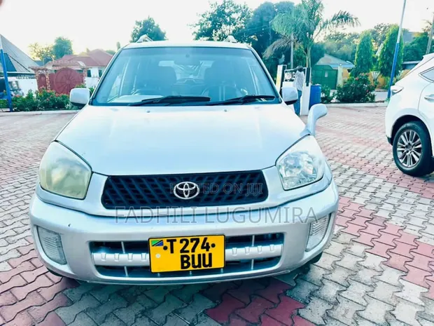 Toyota RAV4 2004 Nyeupe - 1