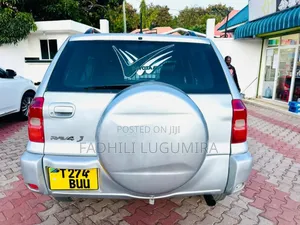Toyota RAV4 2004 Nyeupe