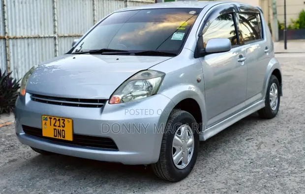 Toyota Passo 2006 Nyeupe - 1