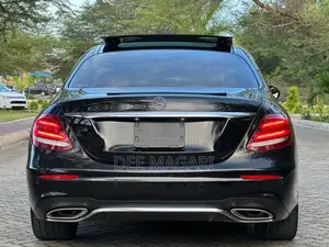 Mercedes-Benz E200 2016 Nyeusi