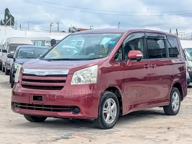 Toyota Noah 2.0 143hp AWD (8 Seater) 2008 Red - 1