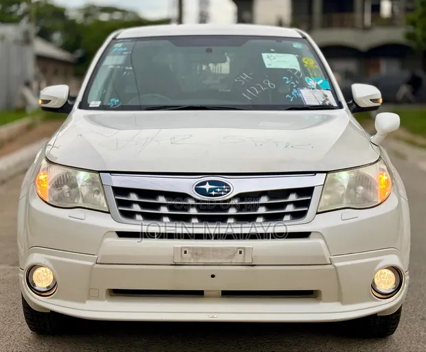 Subaru Forester 2011 - White - 1