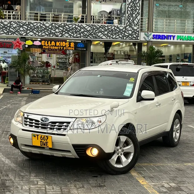 Subaru Forester 2011 White - 1