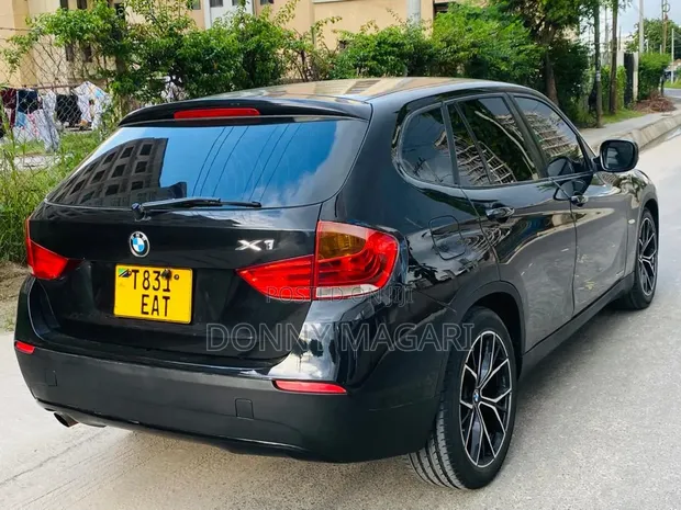 BMW X1 2010 Black - 1