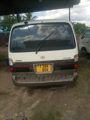 Toyota HiAce Super Custom 2006