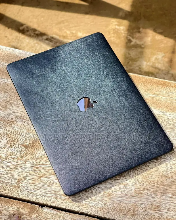MacBook Hard Case - Black Leather Texture - 1