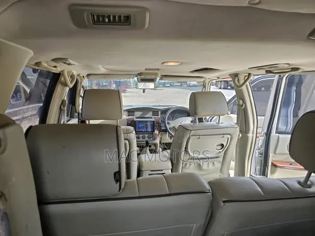 Nissan Patrol 2008 Silver - 1