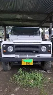 Land Rover Defender 2015 White - 2