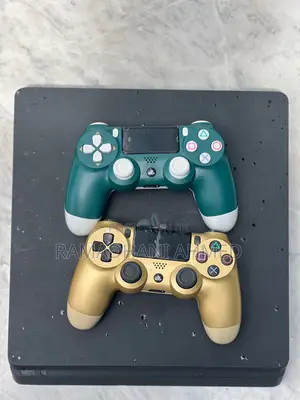 PS4 Slim Golden Edition 500GB with 2 Controllers