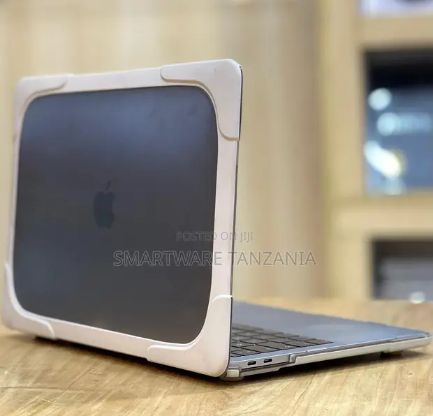 MacBook Silicone Bumper Case - White Corner Guard - 1
