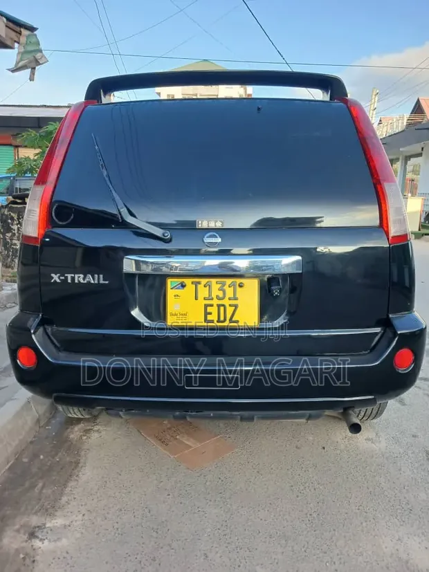 Nissan X-Trail 2005 Black - 1