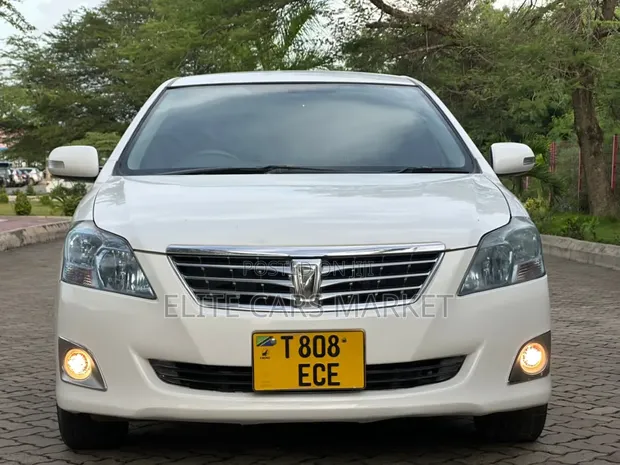 Toyota Premio 2012 White - 1
