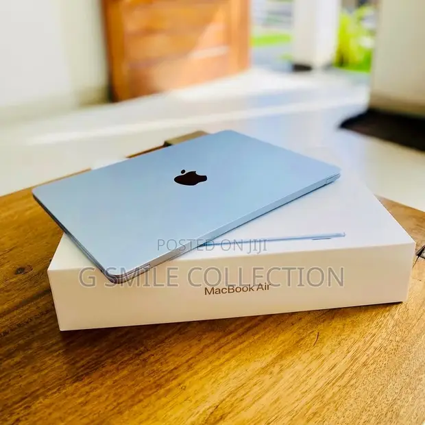 Apple MacBook Air 2025 M4 13-inch 16GB RAM 256GB SSD - 1