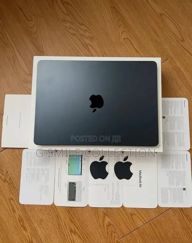 Apple MacBook Air 2022 M2 13" 16GB RAM 256GB SSD - 1