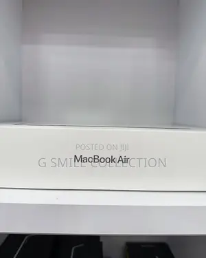 Apple MacBook Air 2024 M3 13-inch 16GB RAM 512GB SSD
