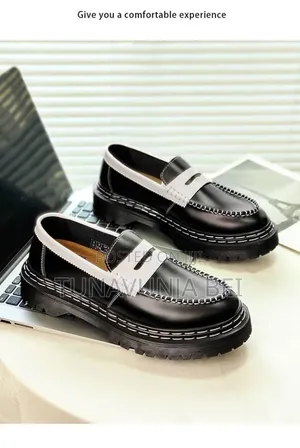 Viatu vya Dr. Martens Classic Moccasin
