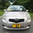 Toyota Vitz 1.3 AWD 2009 Nyeupe - 1