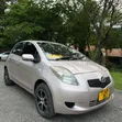 Toyota Vitz 1.3 AWD 2009 Nyeupe - 3