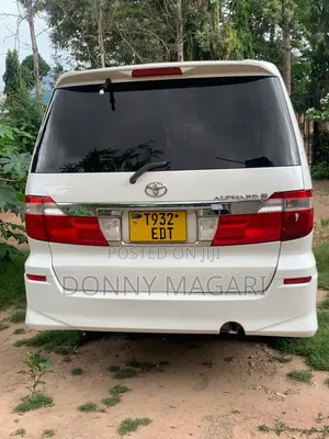 Toyota Alphard 2004 - Pear White