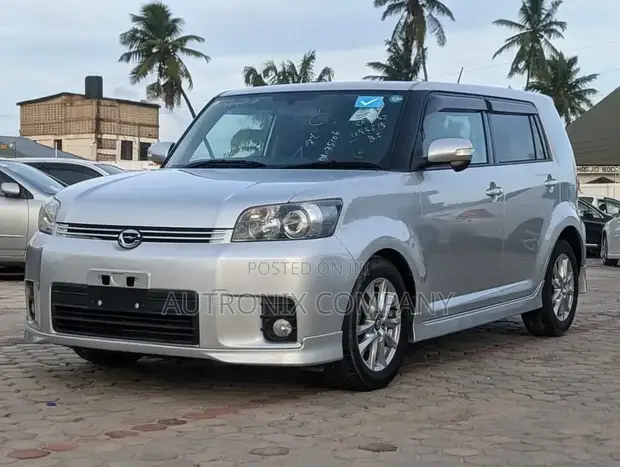 Toyota Corolla Rumion Hatchback 1.8 AWD 2009 Silver - 1